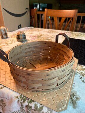 Longaberger Round Basket With Leather Handles 9 1/4" x 4"